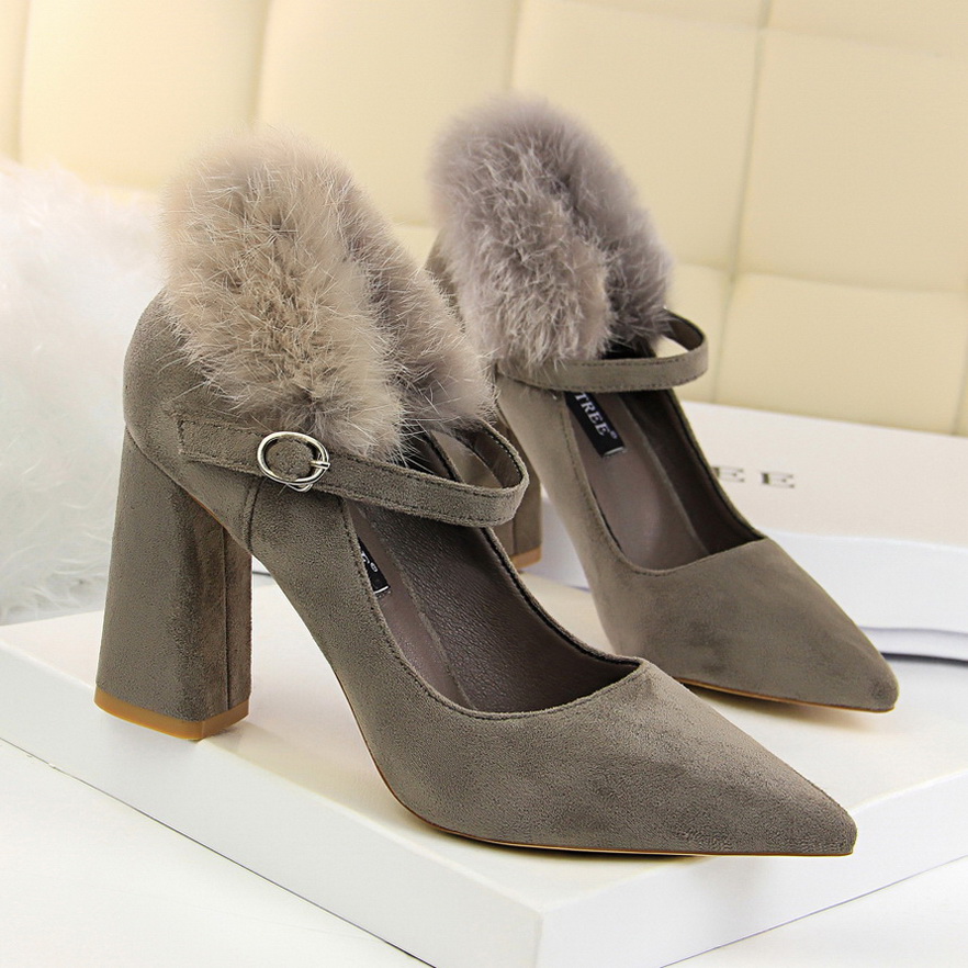 828-5 European and American fashion elegant dinner with suede shoes thick with high light pointed mouth rabbit hair one 
