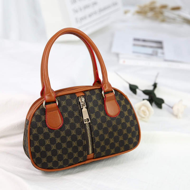 old middle-aged mom grocery shopping phone change clutch shoulin handbags elderly mini portable small bag