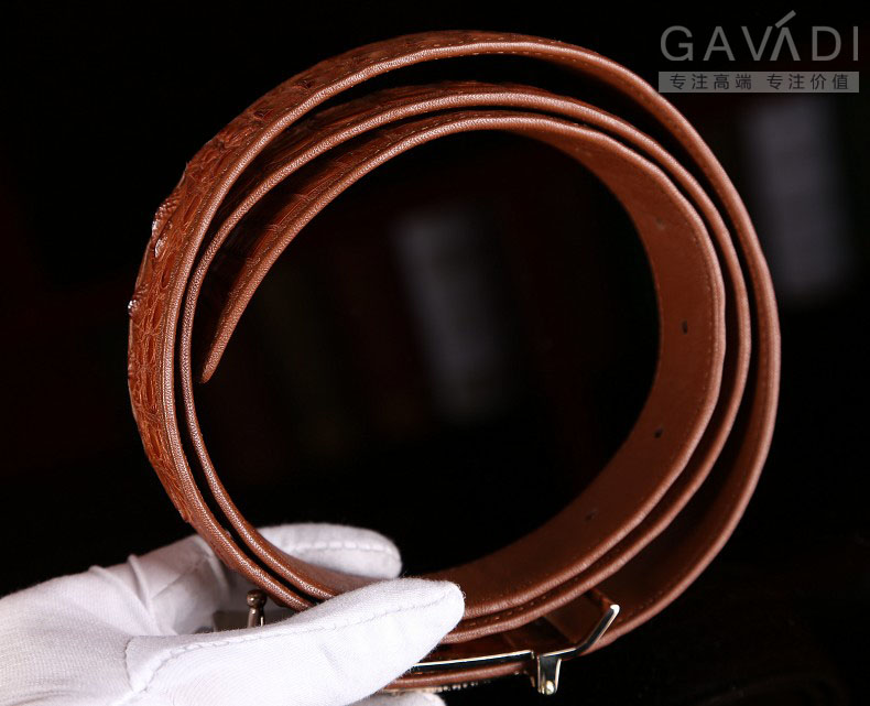 到底怎样才能辨别和区分鳄鱼皮皮带或者鳄鱼皮包的真假呢 到底怎样才能辨别和区分鳄鱼皮皮带或者鳄鱼皮包的真假呢