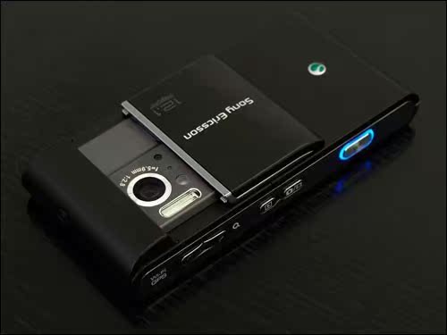 Sony Ericsson / Sony Ericsson U1i смарт сенсорный телефон с 12 миллионами пикселей