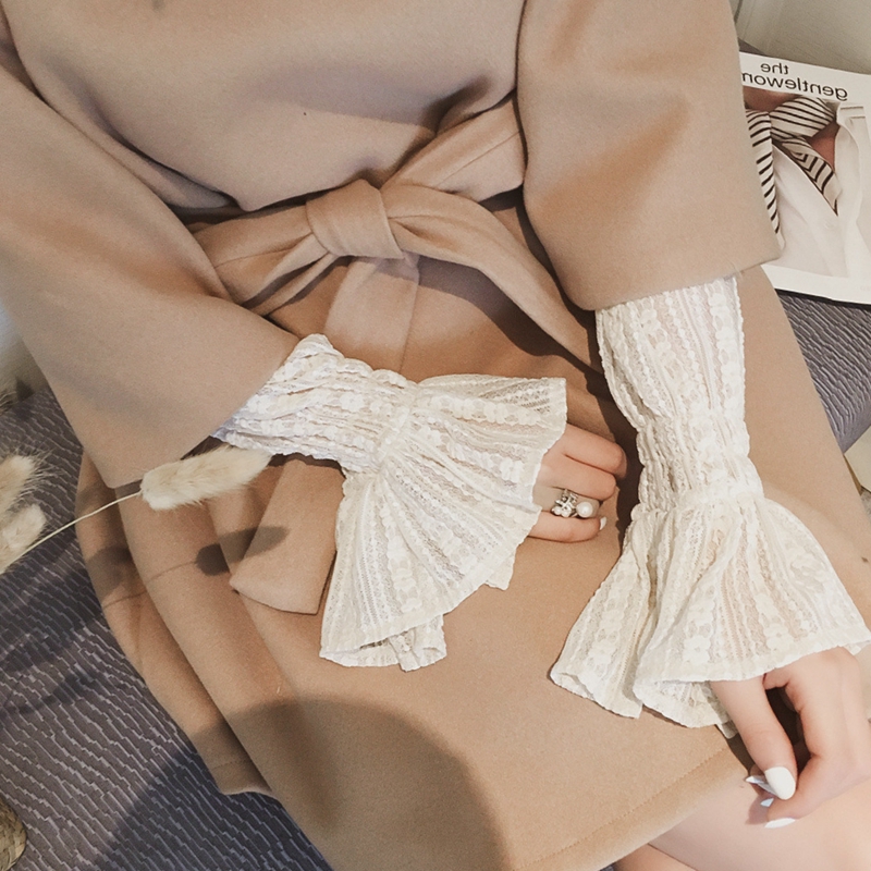 鼕季新款韓版純色套頭半高領蕾絲衫女裝喇叭袖內搭薄款打底衫上衣