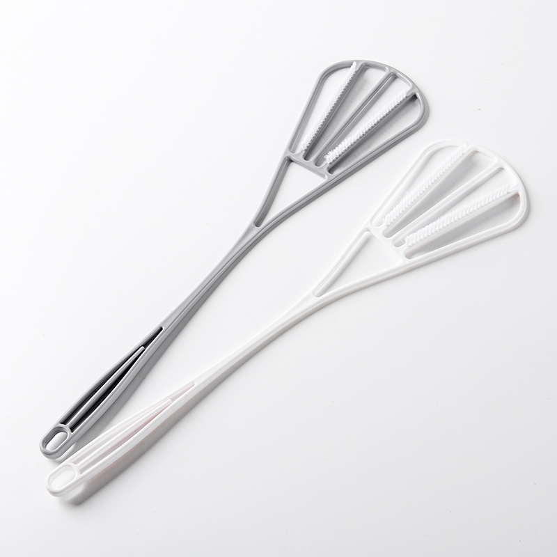a quilt beater with long handle and double sides for cleaning and beating quilt
