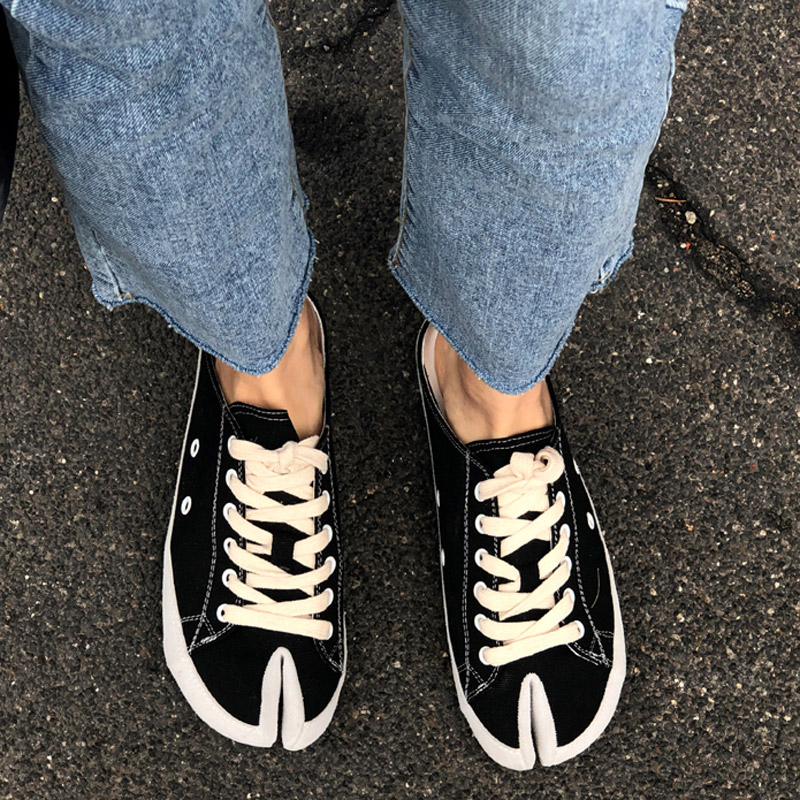2019 printemps nouvelle version coréenne de léopard split-toe chaussures de toile de la femelle de fer à cheval semi-casual pantoufles laçage plat muller chaussures 2019 printemps nouvelle version coréenne de léopard split-toe chaussures de toile de la femelle de fer à cheval semi-casual pantoufles laçage plat muller chaussures