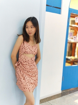 shuiii 桔梗印花 丝绒吊带露胃连衣裙 后背松紧复古甜美小短裙-淘宝网