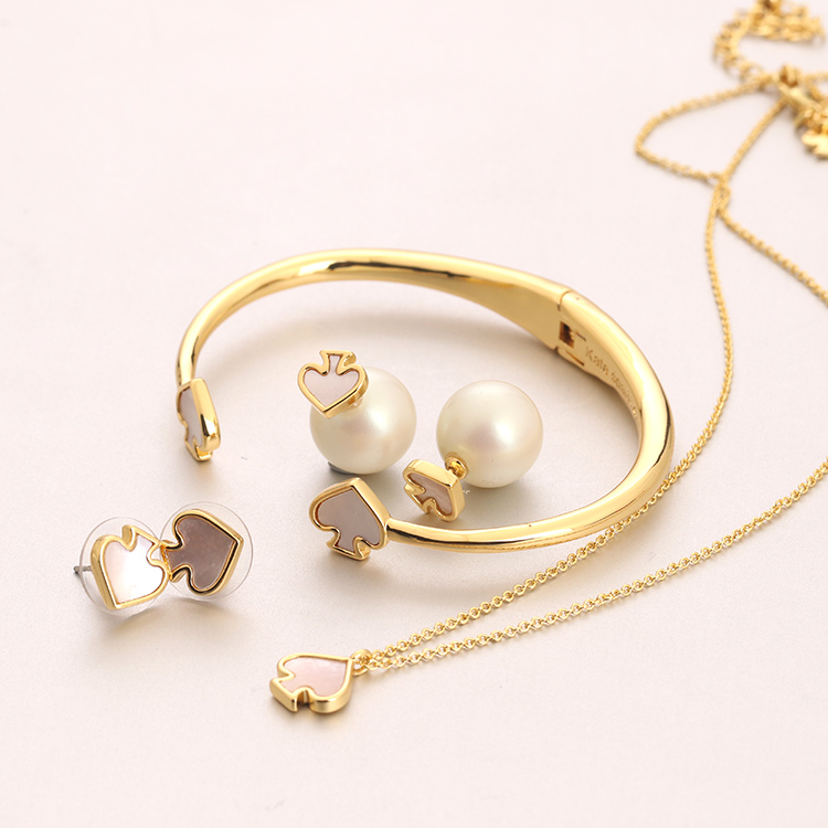 k〓clair bibliothèque〓nouvelle chérie de nacre boucles d'oreilles collier bracelet set européenne et américaine de bijoux k〓clair bibliothèque〓nouvelle chérie de nacre boucles d'oreilles collier bracelet set européenne et américaine de bijoux