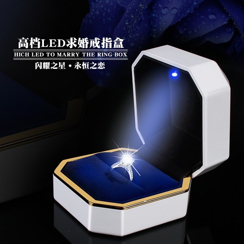 proposition de mariage de boîte d'anneau de led de lumière de lampe de mariage de bijoux d'emballage de boîte-cadeau pendentif main de la chaîne de collier de boîte à améliorer l'exigent proposition de mariage de boîte d'anneau de led de lumière de lampe de mariage de bijoux d'emballage de boîte-cadeau pendentif main de la chaîne de collier de boîte à améliorer l'exigent