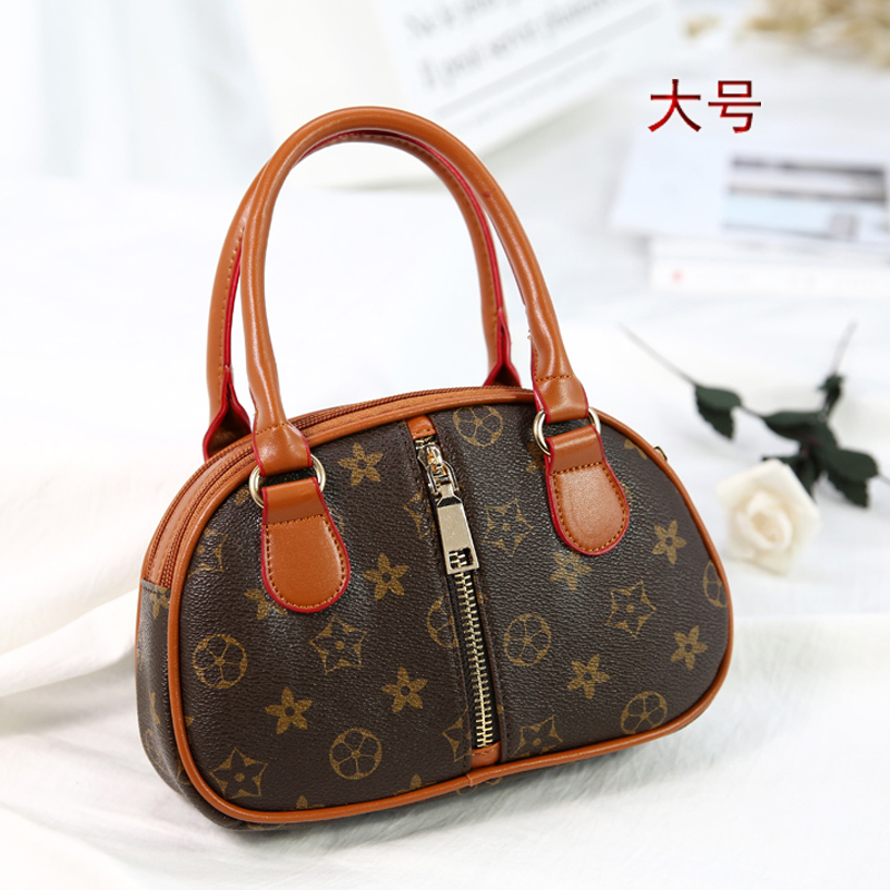 old middle-aged mom grocery shopping phone change clutch shoulin handbags elderly mini portable small bag