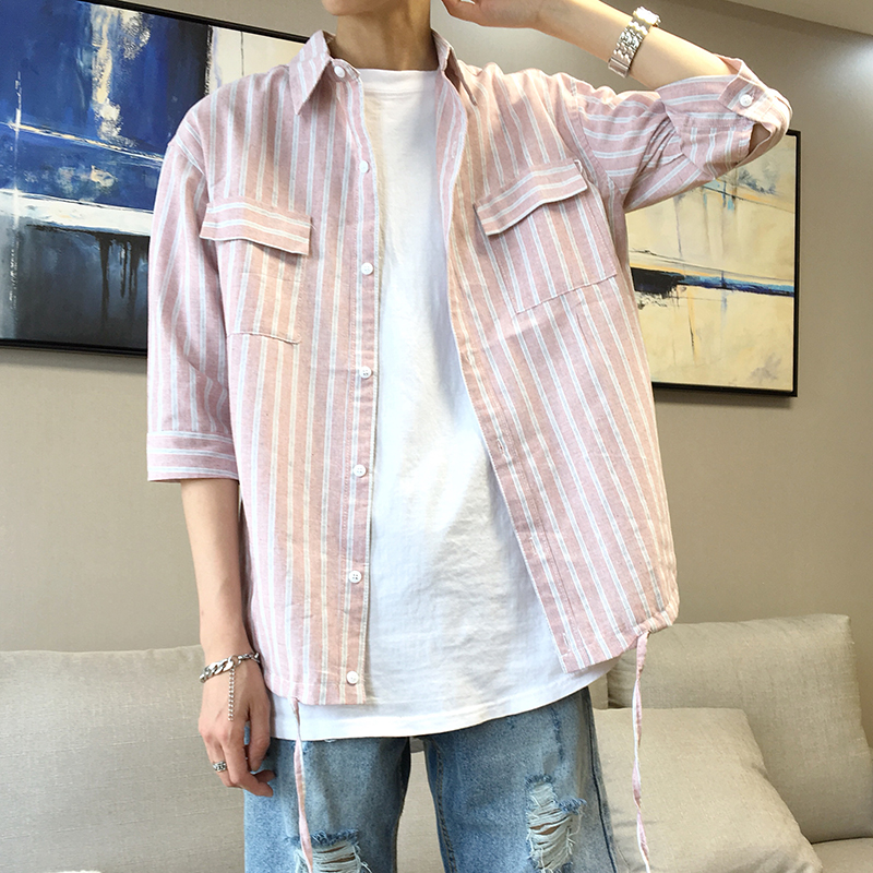l'été 2019 hommes nouveaux chemise du port de vent stripe half sleeve casual version coréenne de la marée de joker théâtrale chemise à manches courtes l'été 2019 hommes nouveaux chemise du port de vent stripe half sleeve casual version coréenne de la marée de joker théâtrale chemise à manches courtes