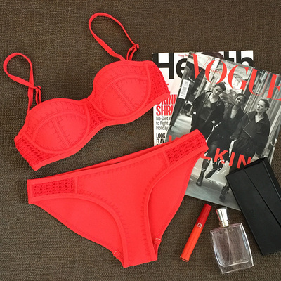 比基尼聚拢性感带钢托欧美沙滩潜水度假刺绣红色大小胸分体泳衣女-淘宝网