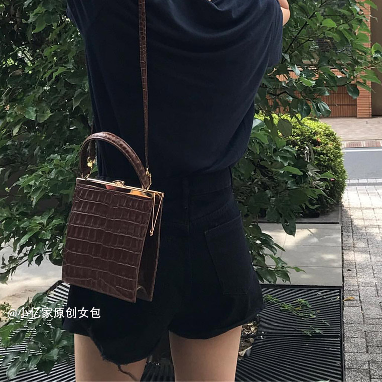 2017新款韓國簡約鱷魚紋手提女包ulzzang單肩斜跨復古夾子小包包