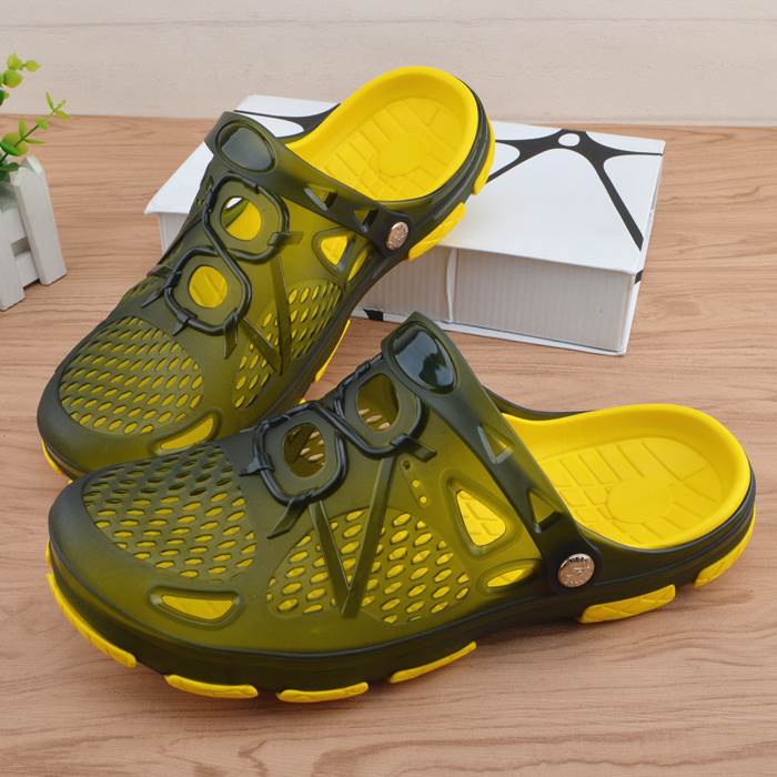 trou pantoufles hommes d'été de vêtements cool chaussons baotou han édition deux hommes portent des sandales antidérapantes à fond épais sandales de plage trou pantoufles hommes d'été de vêtements cool chaussons baotou han édition deux hommes portent des sandales antidérapantes à fond épais sandales de plage
