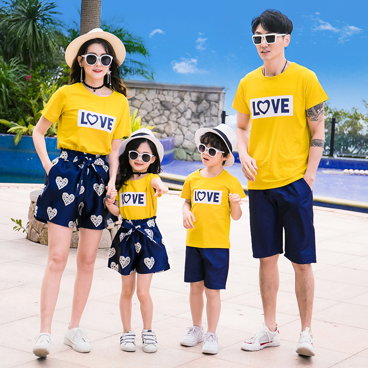 les couples 2019 nouvelle vague de point de l'échelle de la jambe à manches courtes shorts costume femme casual d'été nette rouge deux pièces de l'ensemble de les couples 2019 nouvelle vague de point de l'échelle de la jambe à manches courtes shorts costume femme casual d'été nette rouge deux pièces de l'ensemble de