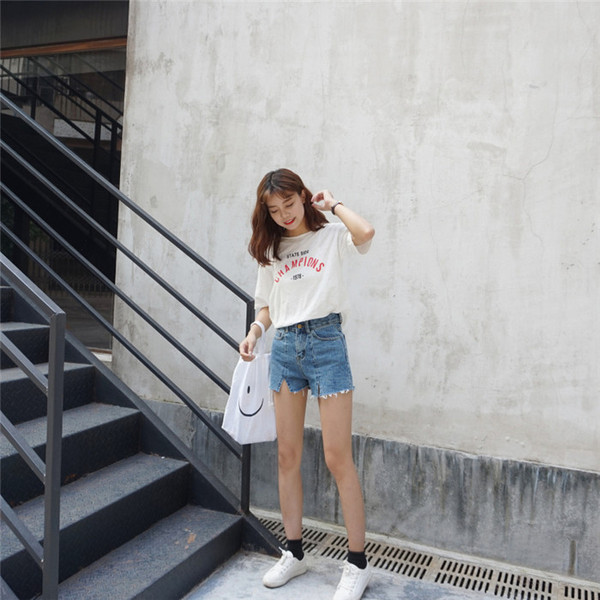 韩国ulzzang复古做旧开叉毛边宽松显瘦破洞高腰学生牛仔短裤女夏