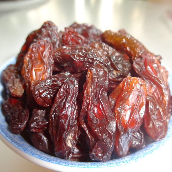 新疆特产新货黑马奶葡萄干有籽500g吐鲁番零食大干果批发孕妇食品