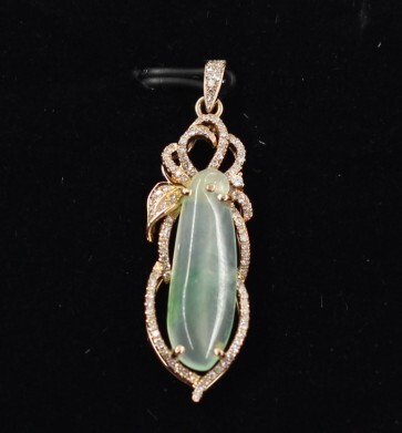 浩艺首饰镶嵌 福豆吊坠翡翠镶嵌 18k金福豆吊坠翡翠镶嵌加工定制