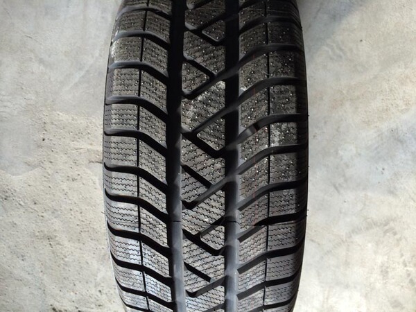 全新盾轮雪地胎 汽车轮胎 225/40r18 92h 宝马3系 z4 大众高尔夫