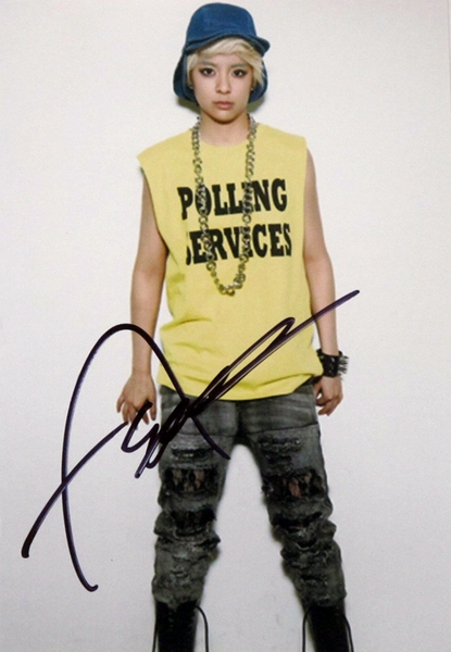 三皇冠 fx f(x) amber 刘逸云 亲笔签名 匹诺曹 6寸宣传照