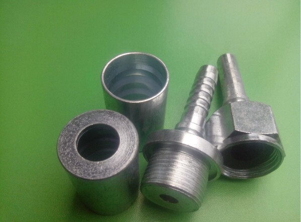 高压清洗机洗车机配件 580型 加粗 出水管接头 压制接头 原厂接头