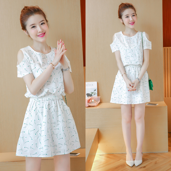 青少年夏装新款少女小清新棉质收腰裙子中学生露肩短袖印花连衣裙