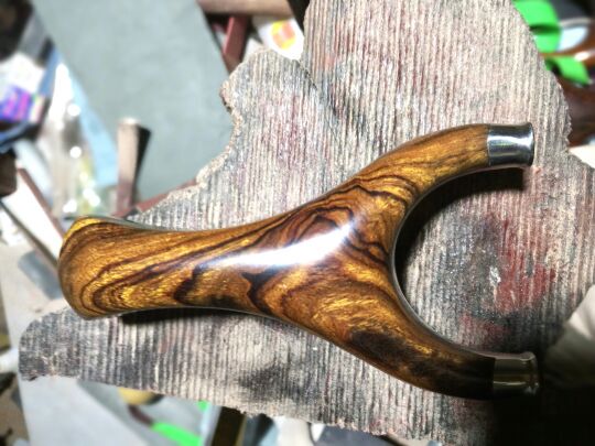 收藏级美国沙漠铁木弹弓沙漠金纯手工制作钛合金贴片弹弓