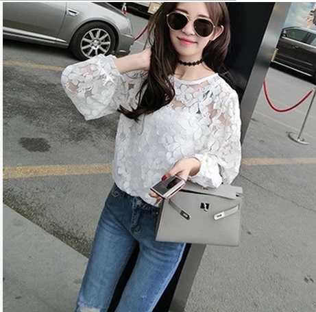 2017春装新款韩版时尚花朵图案蕾丝打底衫女上衣内搭背心两件套