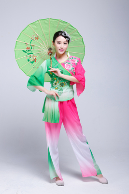 新款秧歌舞蹈服装民族演出服秧歌服女扇子舞蹈服腰鼓古装