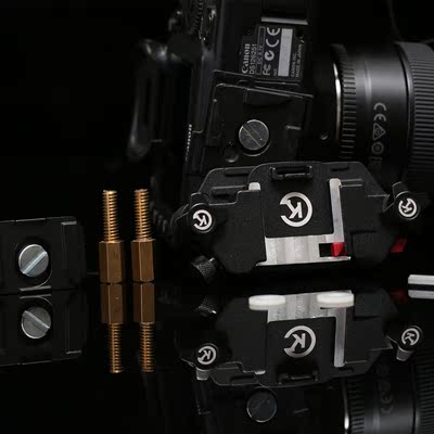 11:32 材质厚实,做工十分精细,相机插,拔特别灵活,在背包,腰带及腰包