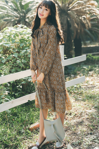 春装新款女装宽松蝴蝶结领复古印花连衣裙女学生中长款碎花鱼尾裙