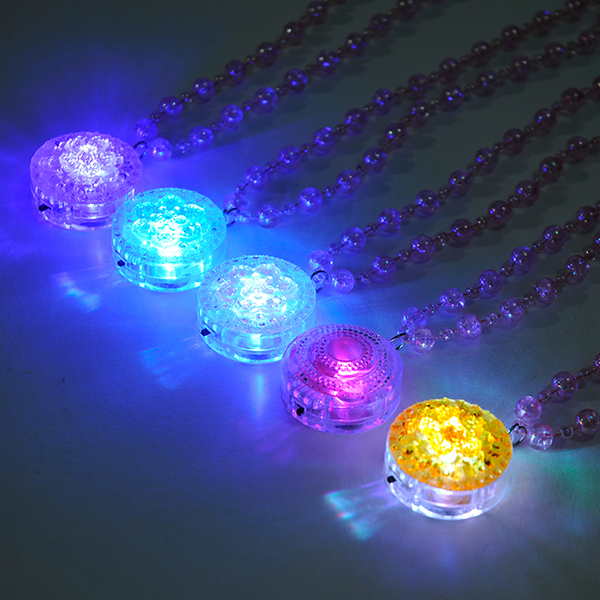 新款发光项链闪光吊坠 亚克力夜光带珠子项链儿童玩具礼品批发