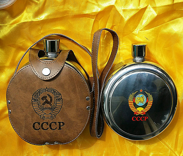 不锈钢酒壶42盎司俄罗斯行军随身用加厚大号扁背套酒壶2斤半装