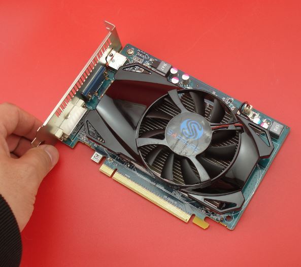 蓝宝石hd6570 1g d5 pcie 正品特价 lol剑灵游戏显卡正品特价清仓