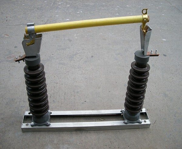 西安高压电瓷厂rw5-35/100a-200a户外跌落式熔断器35kv陶瓷材质