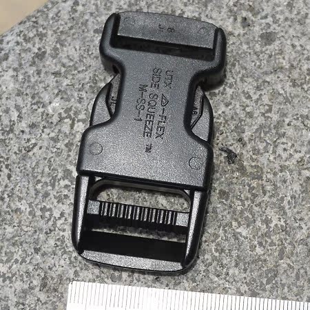 杜邦材质utx 多耐福 扣具 插扣2.5cm 25mm 2.5公分 插扣 黑色泥色