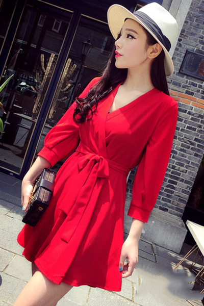 2017春季新款欧美洋气小名媛大V领显瘦灯笼袖收腰系带显瘦连衣裙