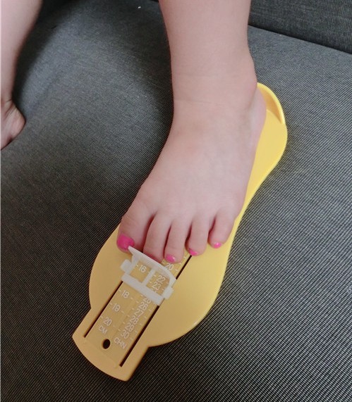 婴儿童量脚器准确测量宝宝脚长测量器小孩宝宝买鞋必备(颜色随机