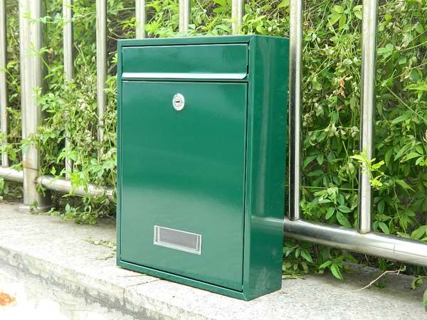 包邮 家用铁皮带锁欧式信箱意见箱投诉箱信报箱室外防水挂墙三色-淘宝