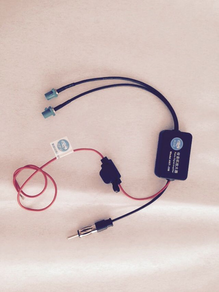 ant-208 fm车载收音机放大器 双天线增强信号放大器