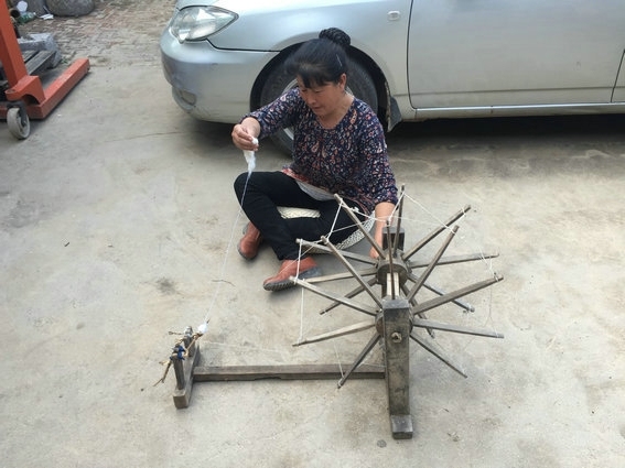 民俗老物件老纺线车纺花车怀旧老织布机配件老东西收藏品影视道具