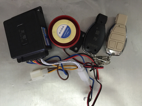 博技电动三轮车货物货运快递电瓶货车老年车代步车报警器防盗器