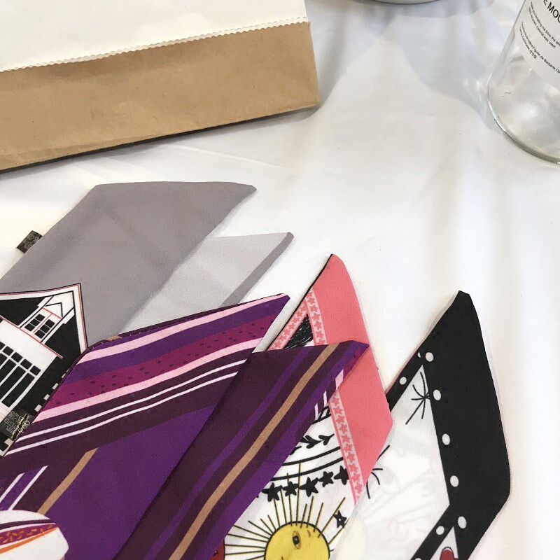 Small scarf, headband, silk scarf, streamer, lady's headband, pig, pig, tied, handle, ribbon, black and white, presbyopia