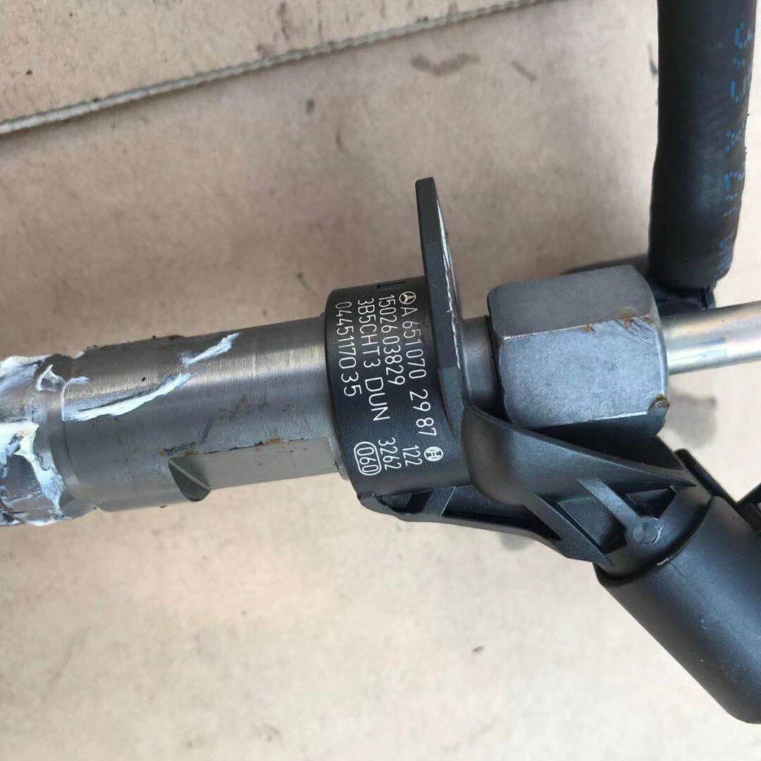 奔驰w651凌特 唯雅诺 威霆636 639 斯宾特 柴油喷油嘴 原厂拆车件-老