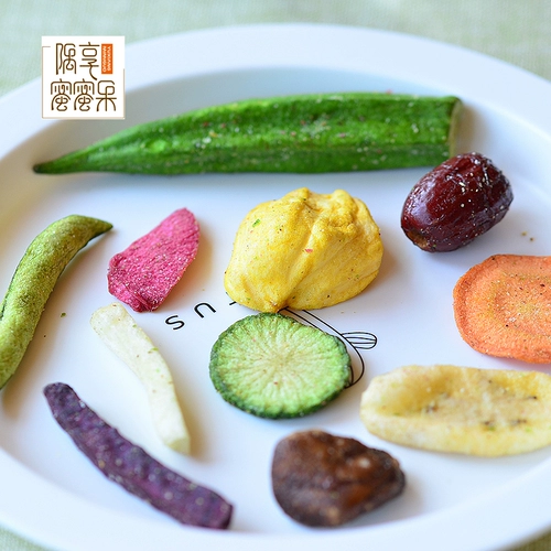 11 видов разнообразных фруктов и овощных хрустящих ломтиков бамии готовы к овощам и дегидратации дегидации детских овощей и беременных.