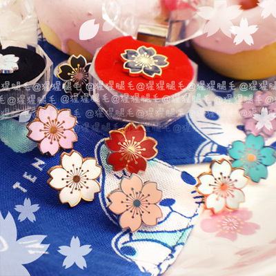 taobao agent Japanese school skirt, badge, copper brooch