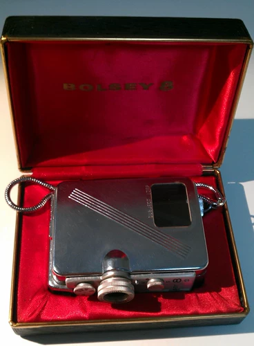 Уронить!ПересечениеБолси 8, небольшая 8 -мм камера в мире в 1955 году