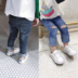 Streaky quần áo trẻ em Hàn Quốc phiên bản của lỗ đầu gối jeans Slim 2018 mùa xuân mới quần tây giản dị trai Quần jean