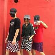 Mùa hè Hàn Quốc INS Harajuku BF gió hoang dã đường phố retro bàn cờ đàn ông lỏng lẻo và phụ nữ vài quần short giản dị thủy triều