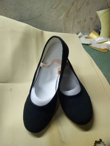 Танцы колледжа чернокожие танцевальные туфли Синьцзян обувь для обуви