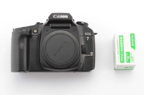 Canon EOS7 - это управление EOS30 Film Camera Camera Control, сосредоточенная рядом с новыми цветами 135 пленка SLR