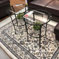 Ikea home_crints bels, несколько кофейных столиков на боковой стороне стола