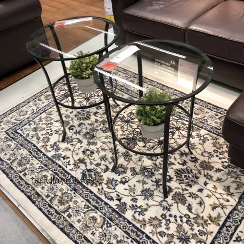 Ikea home_crints bels, несколько кофейных столиков на боковой стороне стола